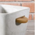 Betonowa Doniczka z Drewnianymi Uchwytami – Skandynawski Styl