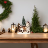 Świąteczna Figurka Mikołaj LED ze Scenką – Elegancka Dekoracja