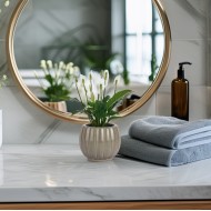 Szara Doniczka Ceramiczna z Połyskiem – Kompaktowy Rozmiar i Styl