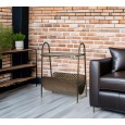 Metalowy stolik kawowy z gazetnikiem – stylowy dodatek do salonu