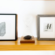 Magnetyczna klepsydra dekoracyjna 90 sekund – Stylowy dodatek z drewnianą podstawką