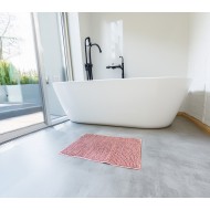 Różowy dywanik łazienkowy z antypoślizgiem 70x45 cm