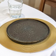 Talerz obiadowy brązowo-grafitowy 27 cm – styl i funkcjonalność | Skandi