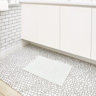 Biały dywanik łazienkowy z antypoślizgiem 70x45 cm