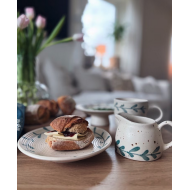 Dzbanek ceramiczny na śmietankę lub sos 9x12,5 cm biały z zielonym liściem