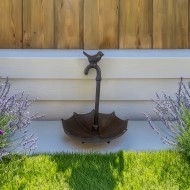 Żeliwne Poidełko dla Ptaków w Kształcie Parasolki – Elegancki Dodatek do Ogrodu