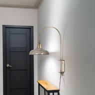 Kinkiet metalowy ze złotym ramieniem i brązowym kloszem – 47 cm, kabel z włącznikiem, E27