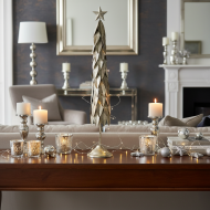 Metalowa choinka dekoracyjna 56 cm srebrna figurka świąteczna