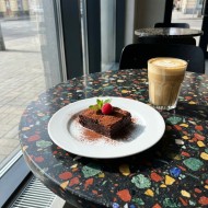 Talerz deserowy biały ceramiczny 19cm okrągły do zmywarki nowoczesny