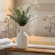 Wazon ceramiczny butelka biała 30cm z uszami połysk