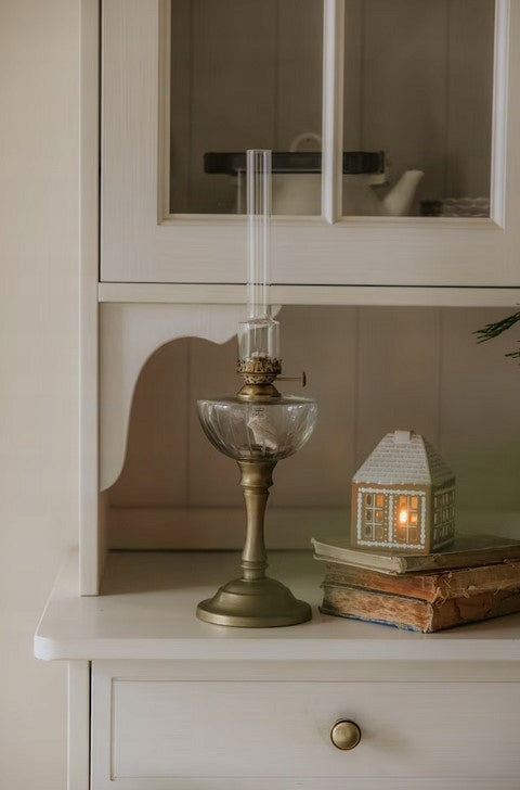 LAMPA NAFTOWA NA NÓŻCE 45CM