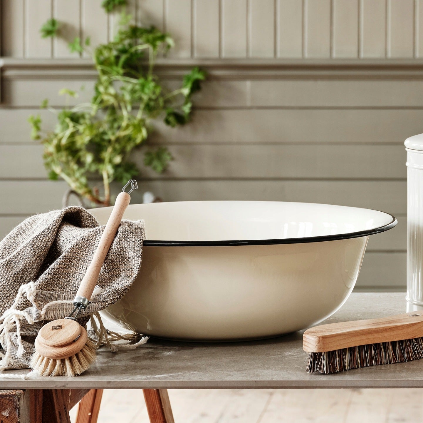 MISA EMIL biała czarna emaliowana 9L