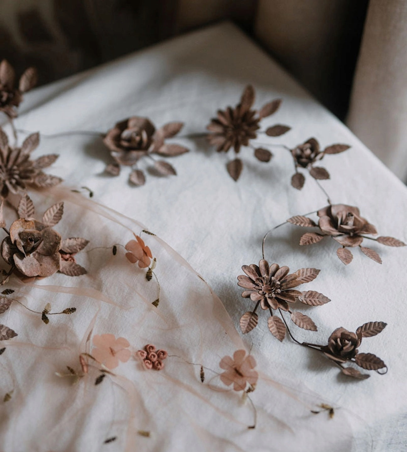 DEKORACJA OZDOBA ŚCIENNA GIRLANDA METALOWA 140cm DŁUGA DO SALONU DOMU