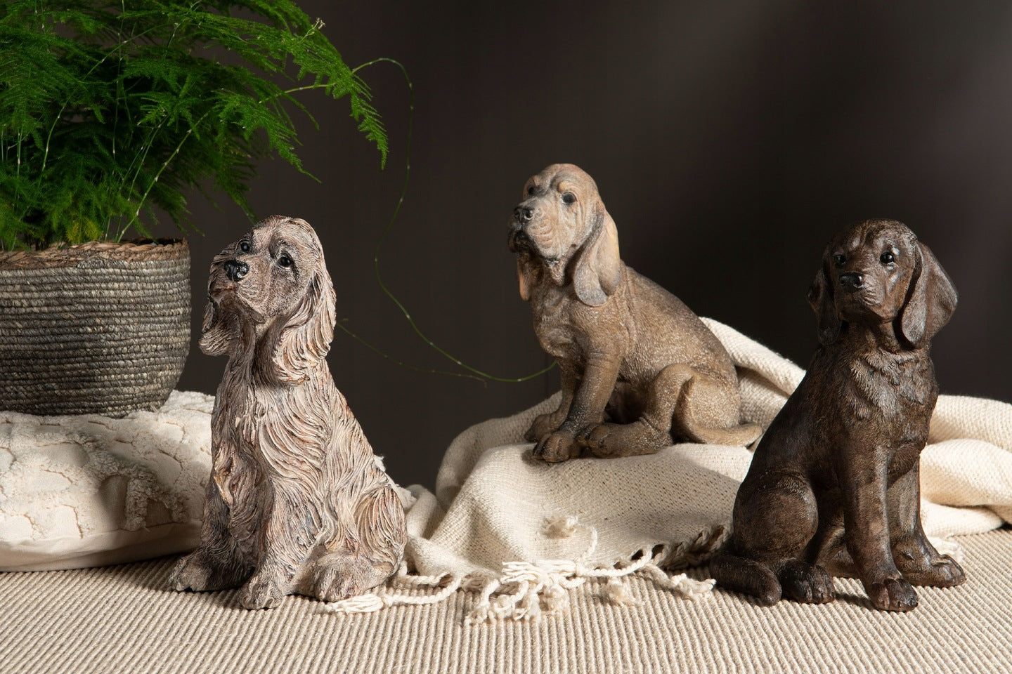 FIGURKA BLOODHOUND PIES BRĄZOWY 30X25CM