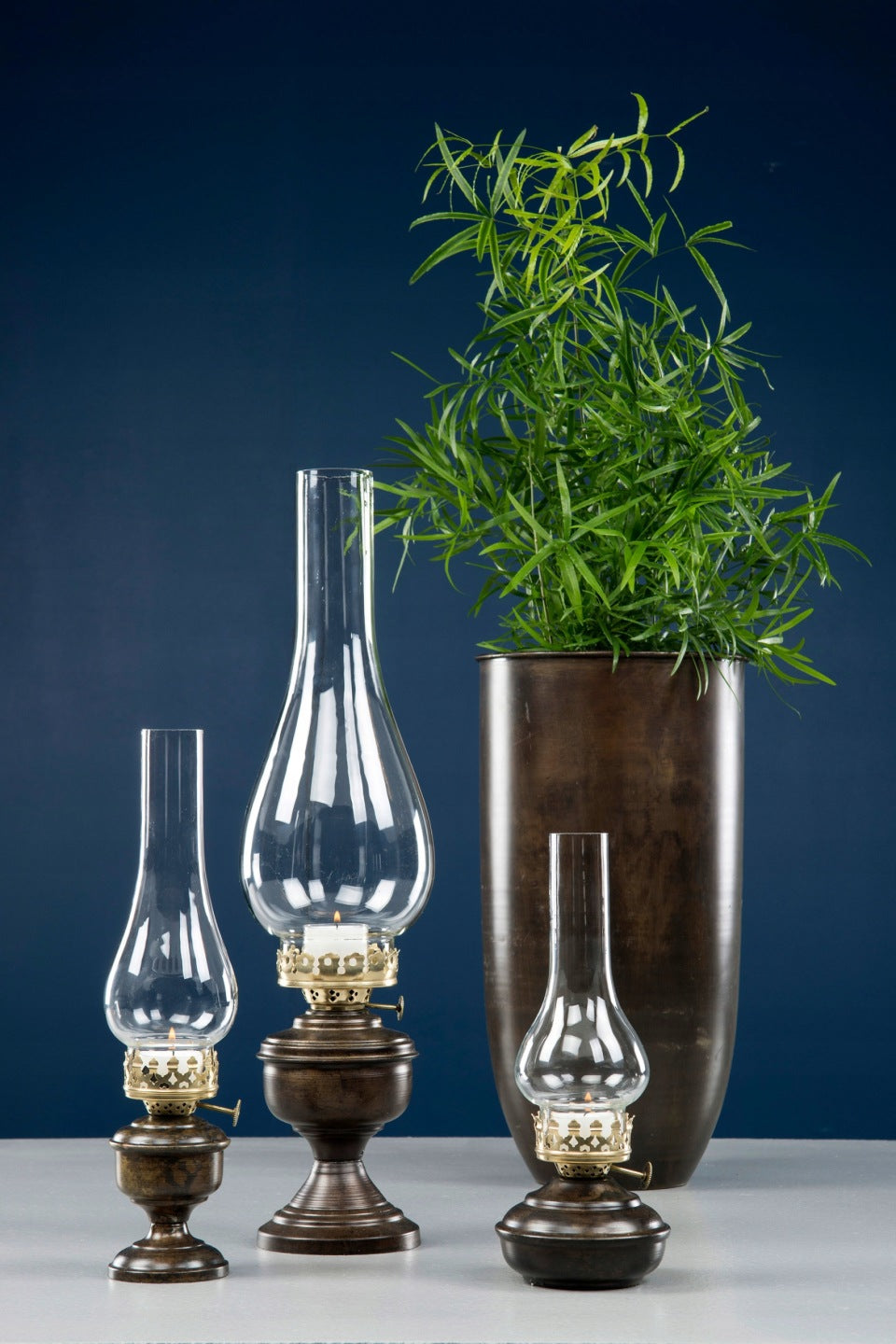 ŚWIECZNIK OLJA LAMPA NAFTOWA CZARNA WYS. 26CM