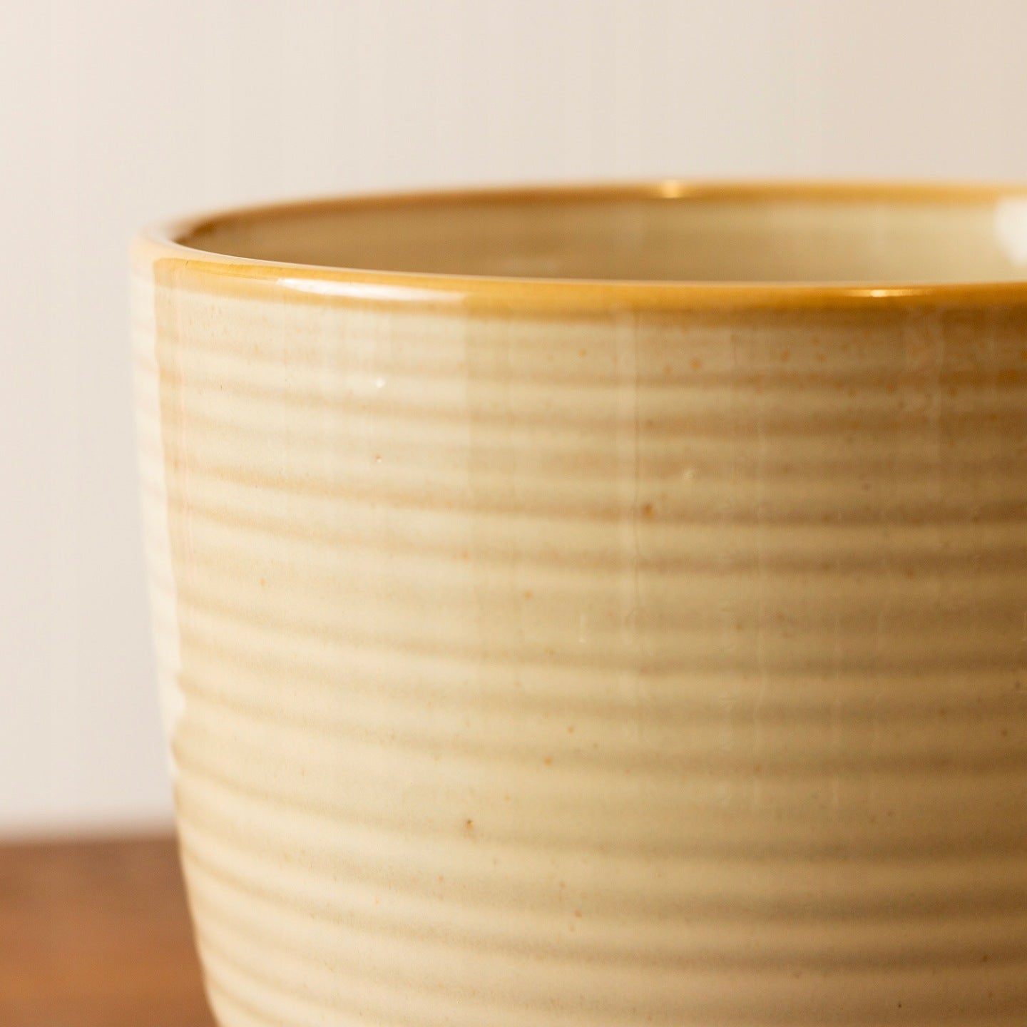 DONICZKA BEŻOWA CERAMICZNA ŚR. 17CM